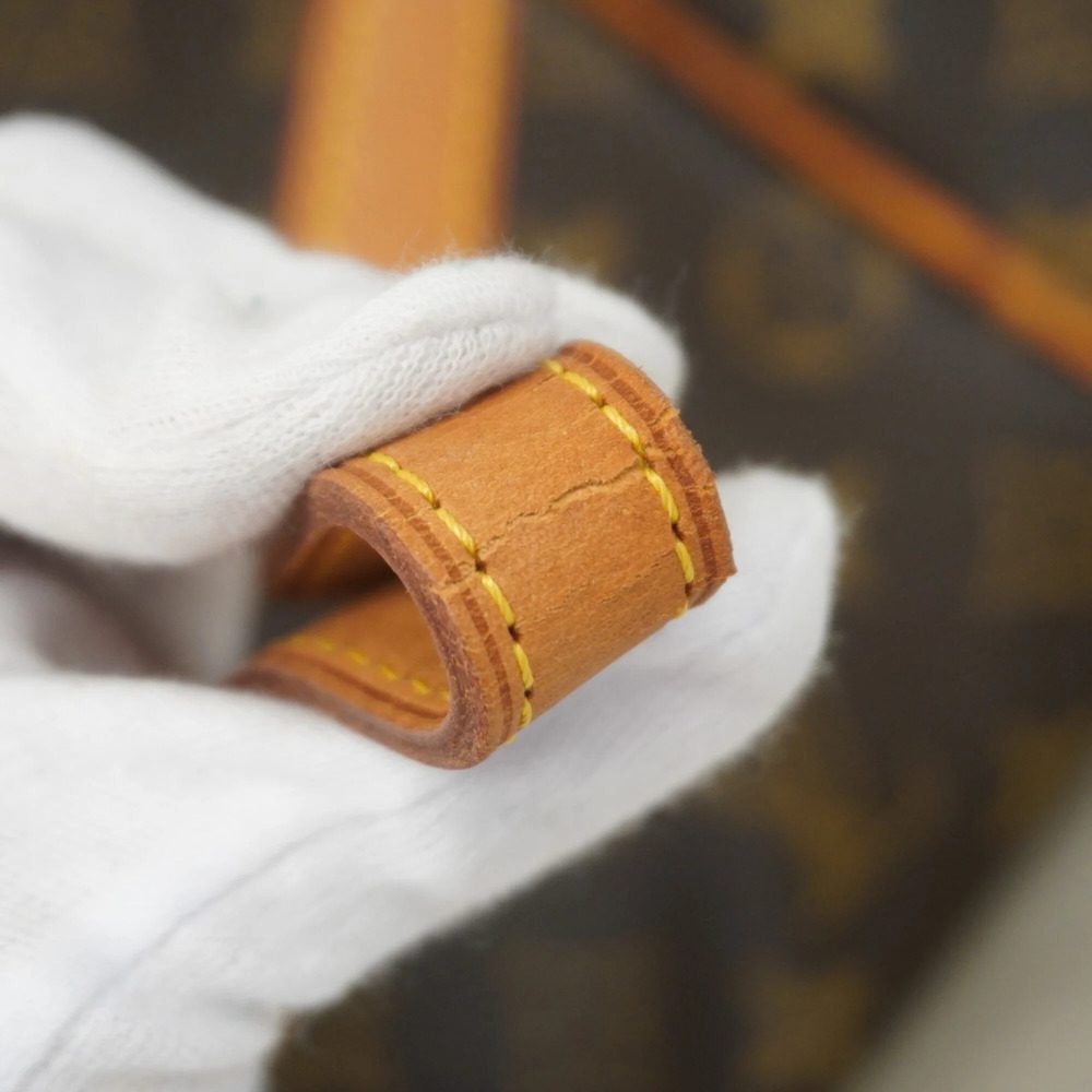 LOUIS VUITTON Brown Monogram Tote Bag - Picture 6 of 11